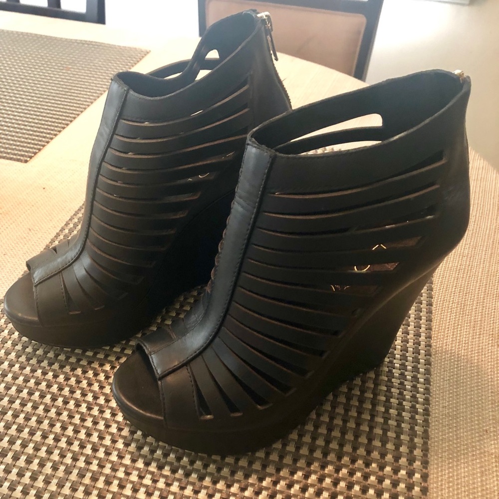 ALDO “Ocenama” Wedges